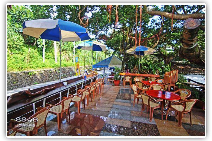 蘭嶼椰油民宿‧榕樹下背包客棧