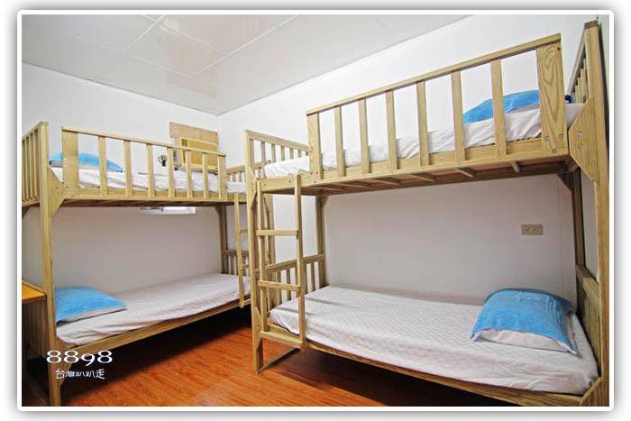 蘭嶼椰油民宿‧榕樹下背包客棧